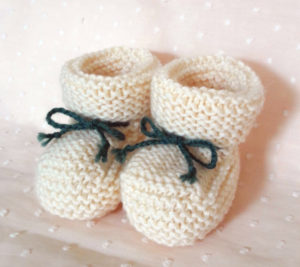 chaussons tricot écru lacets kaki