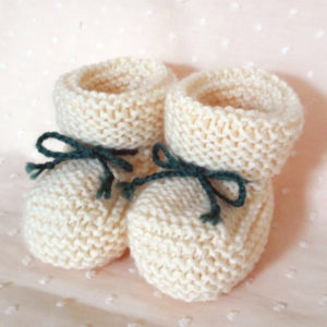 chaussons tricot écru lacets kaki