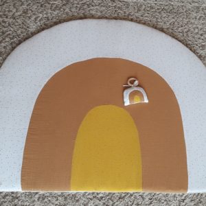 Tapis de jeu arc-en-ciel