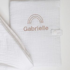 Protège carnet de santé arc-en-ciel